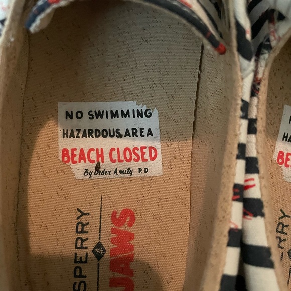 JAWS sneakers. 8 1/2M - Picture 2 of 6